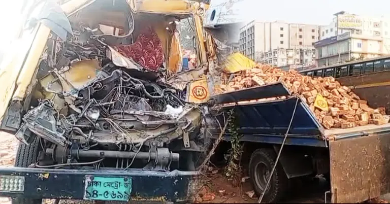 সড়ক দুর্ঘটনায় ক্ষতিগ্রস্ত ট্রাক